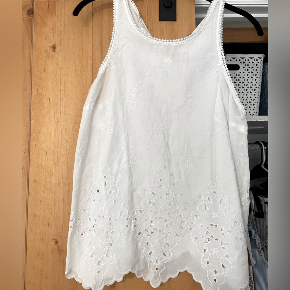 Patterned white tank top